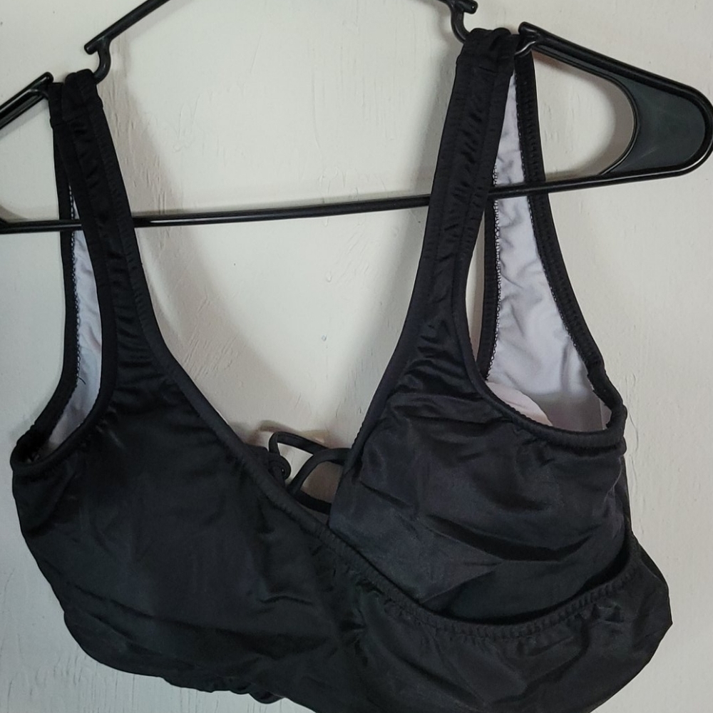 Venus lovely lift wrap top